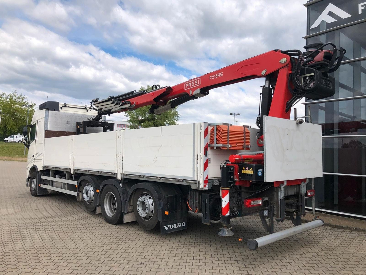 Volvo FH460 8x2 TRIDEM VLA&NLA gelenkt*FASSI F215AS.24 - 起重车:图5 Volvo FH460 8x2 TRIDEM VLA&NLA gelenkt*FASSI F215AS.24 - 起重车:图5