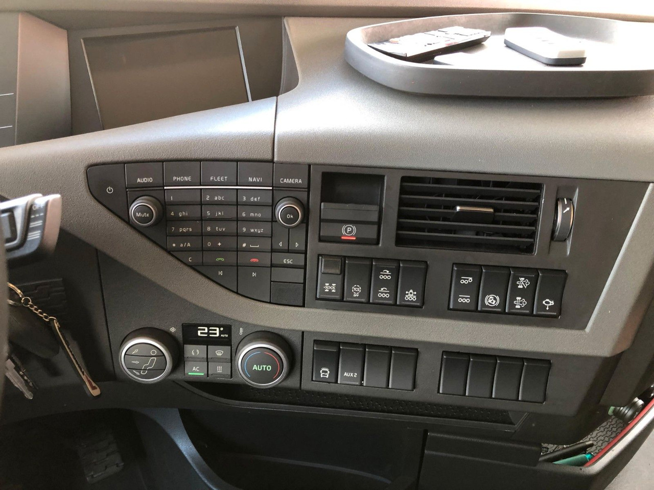 翻斗车 Volvo FH460 8x4 Tridem*TopZustand*excellent condition:图27 翻斗车 Volvo FH460 8x4 Tridem*TopZustand*excellent condition:图27