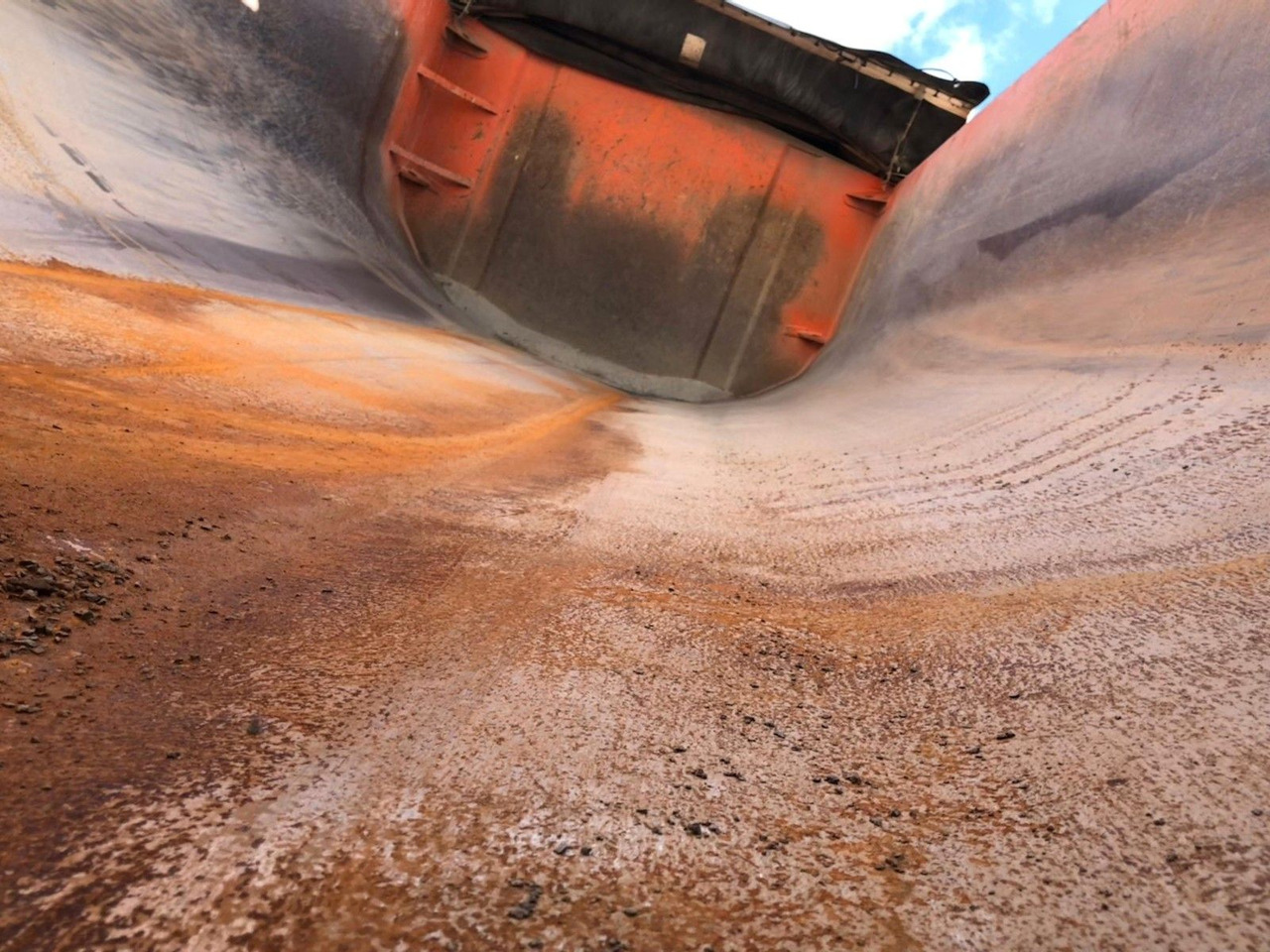 翻斗车 Volvo FH460 8x4 Tridem*TopZustand*excellent condition:图12 翻斗车 Volvo FH460 8x4 Tridem*TopZustand*excellent condition:图12