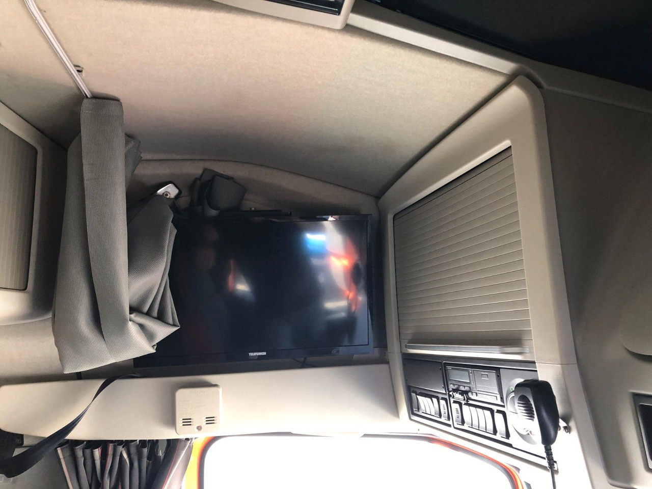 翻斗车 Volvo FH460 8x4 Tridem*TopZustand*excellent condition:图26 翻斗车 Volvo FH460 8x4 Tridem*TopZustand*excellent condition:图26