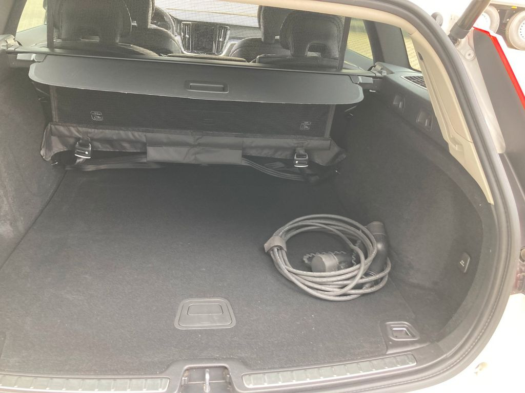 旅行车 Volvo V60 T6 AWD R-Design Expression Recharge Plug-In：图17