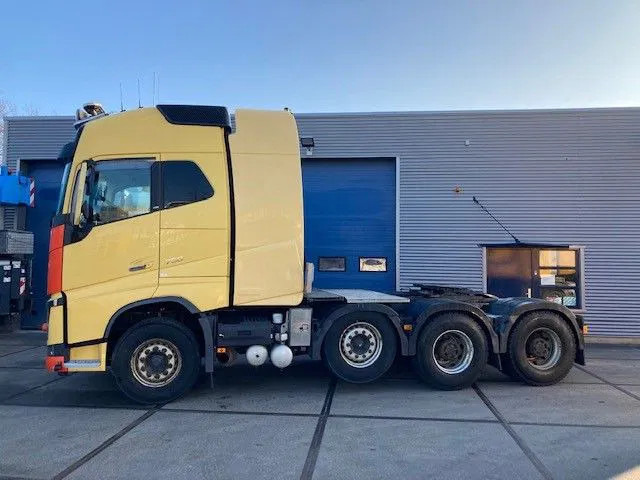 Volvo FH 16.750 8x4/4 - 牵引车:图2 Volvo FH 16.750 8x4/4 - 牵引车:图2