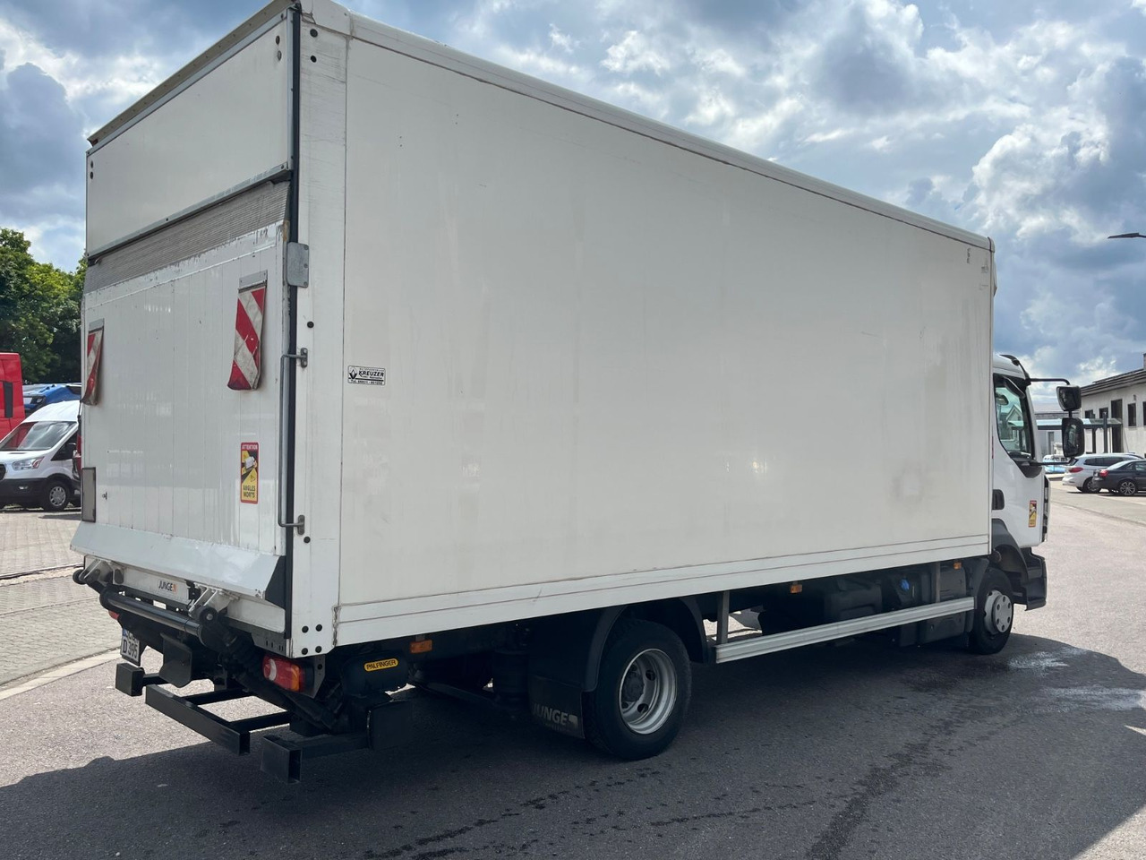 Renault D7.5 210 Kofferaufbau mit LBW - 厢式货车:图4 Renault D7.5 210 Kofferaufbau mit LBW - 厢式货车:图4