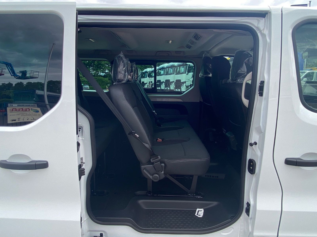 小型巴士, 小型客车 Renault TRAFIC 9-Sitzer L2H1：图6