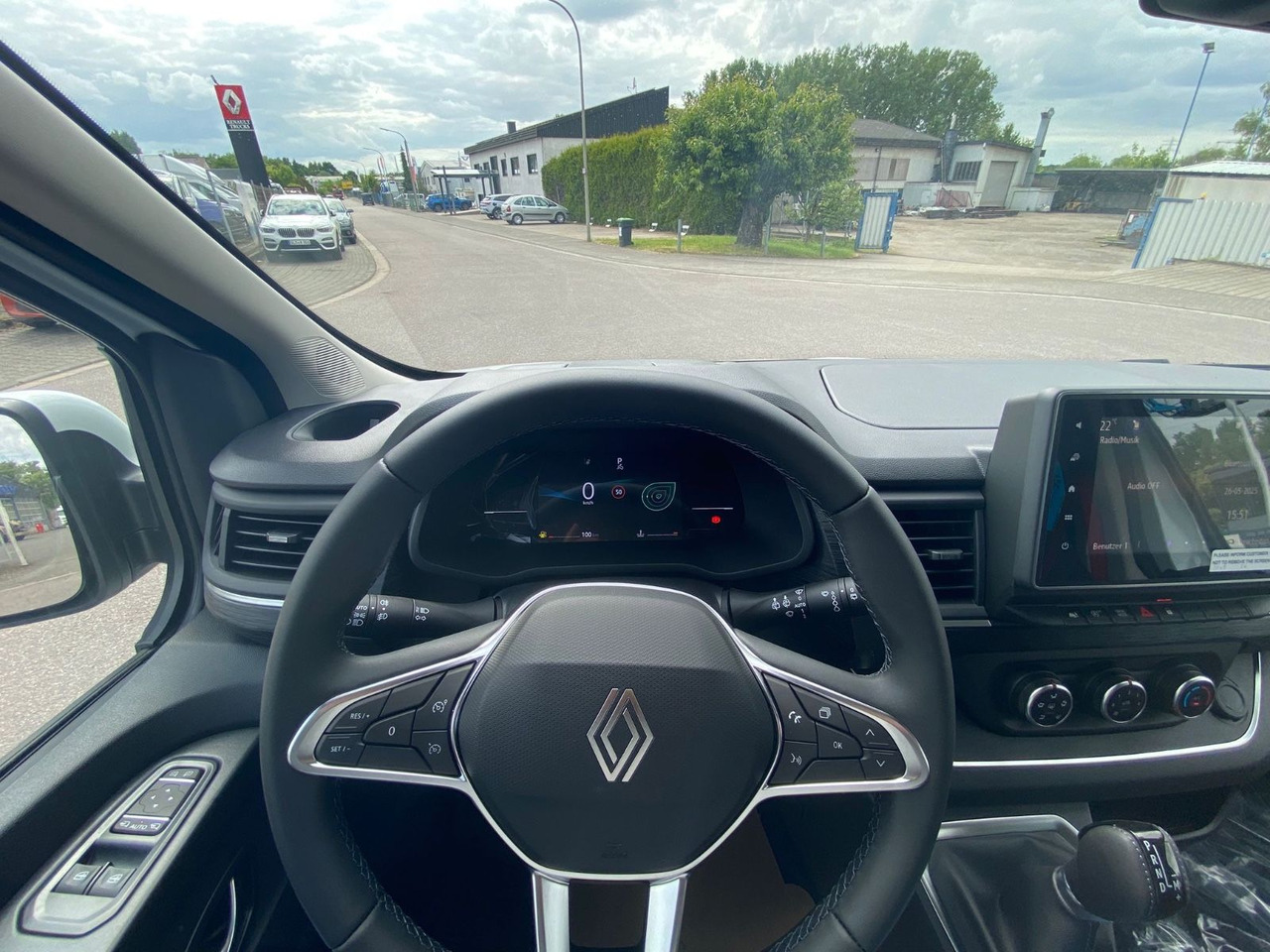 小型巴士, 小型客车 Renault TRAFIC 9-Sitzer L2H1：图11