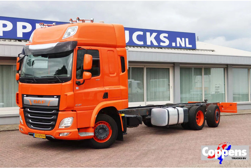 DAF CF 450 Chassis Cabine Slaap Cabine 2x Bed - 驾驶室底盘卡车:图1 DAF CF 450 Chassis Cabine Slaap Cabine 2x Bed - 驾驶室底盘卡车:图1