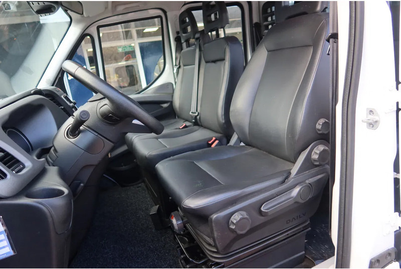 Iveco Daily 35C16 HI Matic Dubbele cabine open 7 persoons uitvoering. Dubbel lucht achter as. 3.0 L motor - 平板货车, 康比货车:图4 Iveco Daily 35C16 HI Matic Dubbele cabine open 7 persoons uitvoering. Dubbel lucht achter as. 3.0 L motor - 平板货车, 康比货车:图4