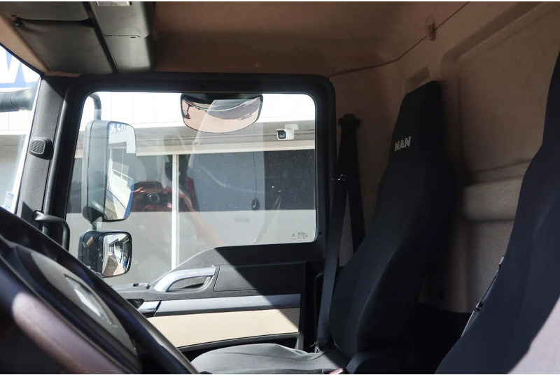 MAN TGL 12.250 Bakwagen + Laadklep DHollandia 2000 kg - 厢式卡车:图5 MAN TGL 12.250 Bakwagen + Laadklep DHollandia 2000 kg - 厢式卡车:图5