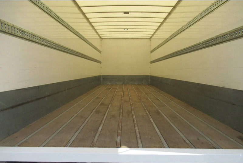 Mercedes-Benz Actros 1832 1832 LL 4x2 - 厢式卡车:图4 Mercedes-Benz Actros 1832 1832 LL 4x2 - 厢式卡车:图4