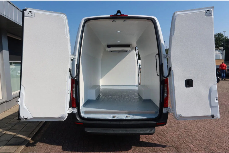 Mercedes-Benz Sprinter 317 Koel/Vries/Verwarmen met nachtaansluiting 220 volt. AUTOMAAT! - 冷藏货车:图4 Mercedes-Benz Sprinter 317 Koel/Vries/Verwarmen met nachtaansluiting 220 volt. AUTOMAAT! - 冷藏货车:图4