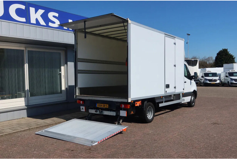 Mercedes-Benz Sprinter 515 CDI - 厢式货车:图3 Mercedes-Benz Sprinter 515 CDI - 厢式货车:图3