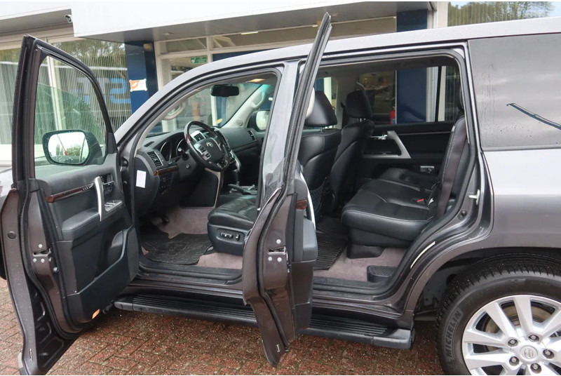 Toyota Land Cruiser V8 200 V8. 4.5D Executive. 7 Persoons. Luchtvering. Marge voertuig - 汽车:图3 Toyota Land Cruiser V8 200 V8. 4.5D Executive. 7 Persoons. Luchtvering. Marge voertuig - 汽车:图3