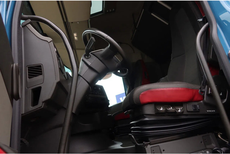 Volvo FH 460 Hooklift 8x2 Haakarm. 3x Steering axle - 光缆系统卡车:图5 Volvo FH 460 Hooklift 8x2 Haakarm. 3x Steering axle - 光缆系统卡车:图5