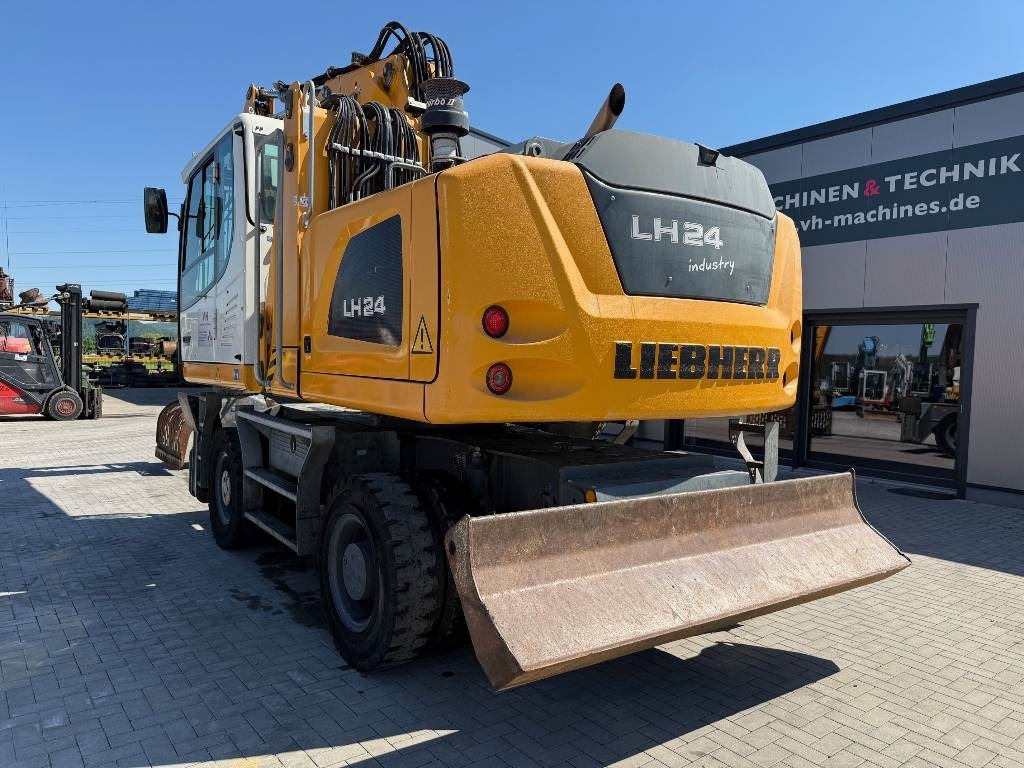 Liebherr LH 24 M - 垃圾/ 工业叉装车:图3 Liebherr LH 24 M - 垃圾/ 工业叉装车:图3
