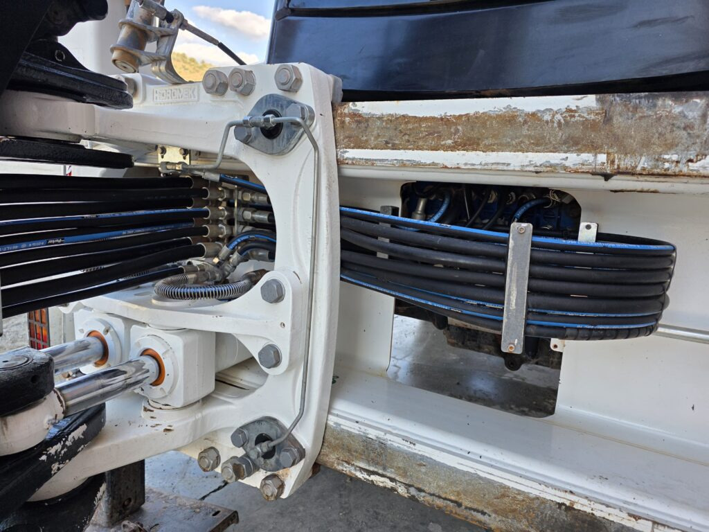 HIDROMEK HMK 102 B - 反铲装载机:图4 HIDROMEK HMK 102 B - 反铲装载机:图4