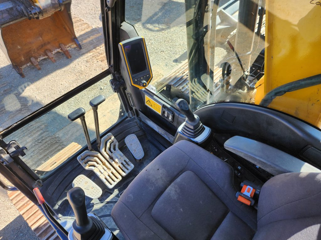 履带式挖掘机 JCB JS131LC：图9