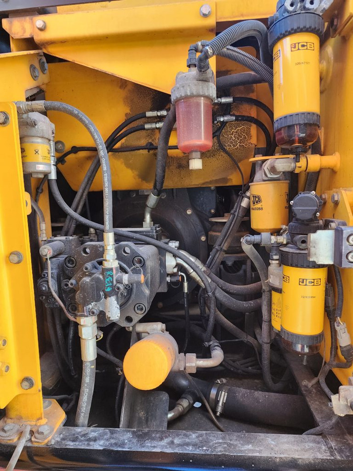 履带式挖掘机 JCB JS131LC：图6