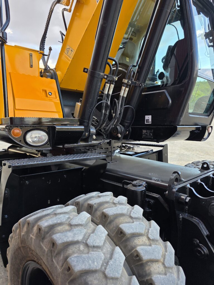 JCB JS200WT4 - 轮式挖掘机:图5 JCB JS200WT4 - 轮式挖掘机:图5