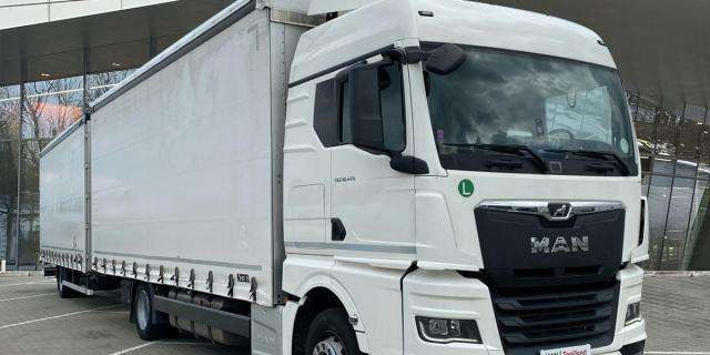 MAN TGX18.470 4x2 LL Retarder (8830) - 侧帘卡车:图2 MAN TGX18.470 4x2 LL Retarder (8830) - 侧帘卡车:图2