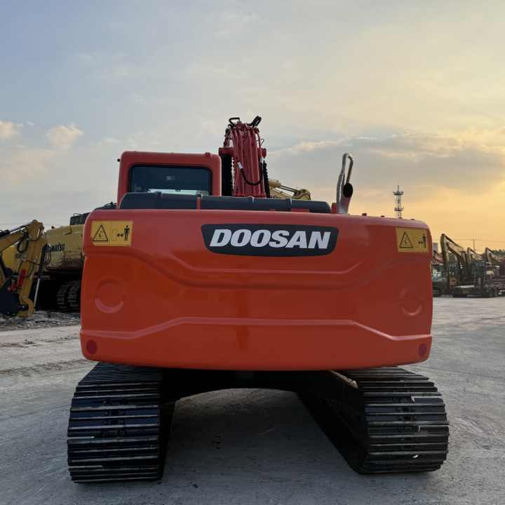 14 Ton Original Korea Used Doosan DX140LC-9c DX 140 150 225 300 Hydraulic Crawler Excavators in Good Condition Doosan140 - 挖掘机:图4 14 Ton Original Korea Used Doosan DX140LC-9c DX 140 150 225 300 Hydraulic Crawler Excavators in Good Condition Doosan140 - 挖掘机:图4