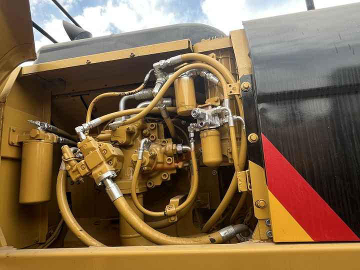 20Tons excavator Used CAT Excavator 325D 320D 320B 320BL 320C 320CL On sale - 履带式挖掘机:图2 20Tons excavator Used CAT Excavator 325D 320D 320B 320BL 320C 320CL On sale - 履带式挖掘机:图2