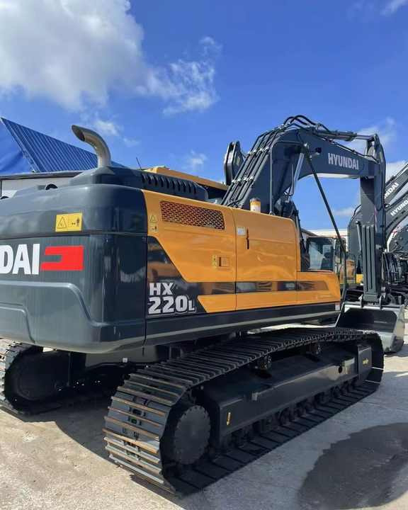 Certificated High Quality Hyundai 220LC Excavator 220lc-9s HX220L 220HD 22 Tons Excavator for Sale - 挖掘机:图2 Certificated High Quality Hyundai 220LC Excavator 220lc-9s HX220L 220HD 22 Tons Excavator for Sale - 挖掘机:图2