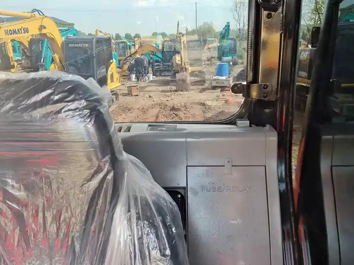 Cheap Small Tracked Excavator Hitachi Zaxis 70 Secondhand Mini Excavator In Shanghai - 履带式挖掘机:图5 Cheap Small Tracked Excavator Hitachi Zaxis 70 Secondhand Mini Excavator In Shanghai - 履带式挖掘机:图5