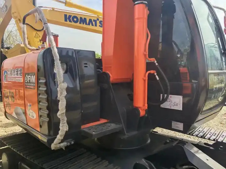 Cheap Small Tracked Excavator Hitachi Zaxis 70 Secondhand Mini Excavator In Shanghai - 履带式挖掘机:图2 Cheap Small Tracked Excavator Hitachi Zaxis 70 Secondhand Mini Excavator In Shanghai - 履带式挖掘机:图2