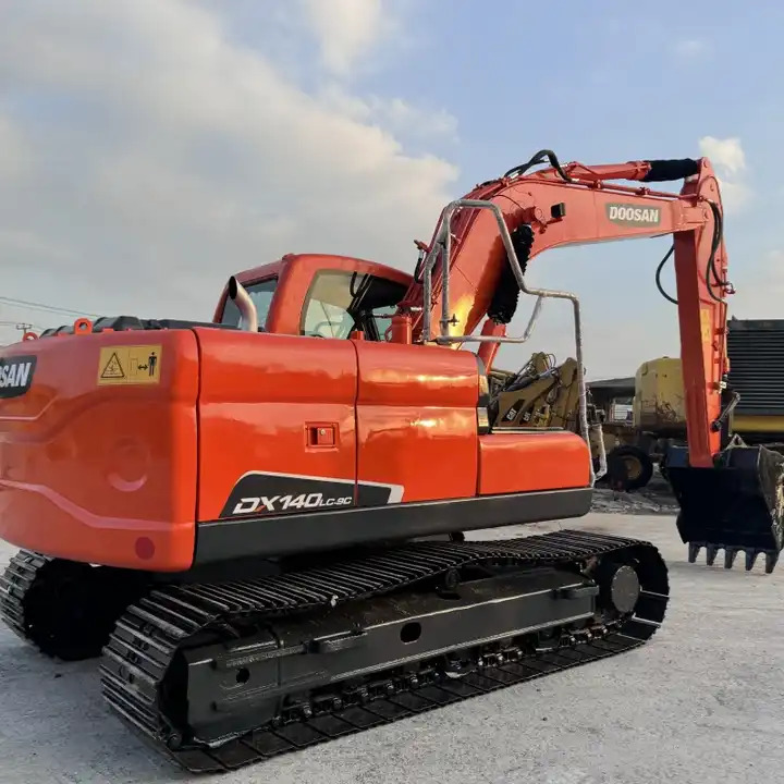 Doosan Dx140 Used Excavator DX140LC-9C Min Excavator Crawler Equipment Machinery Dx60 Dx80 Dx140LC Dx225 Dx300LC Dh60 Dx55 - 履带式挖掘机:图2 Doosan Dx140 Used Excavator DX140LC-9C Min Excavator Crawler Equipment Machinery Dx60 Dx80 Dx140LC Dx225 Dx300LC Dh60 Dx55 - 履带式挖掘机:图2