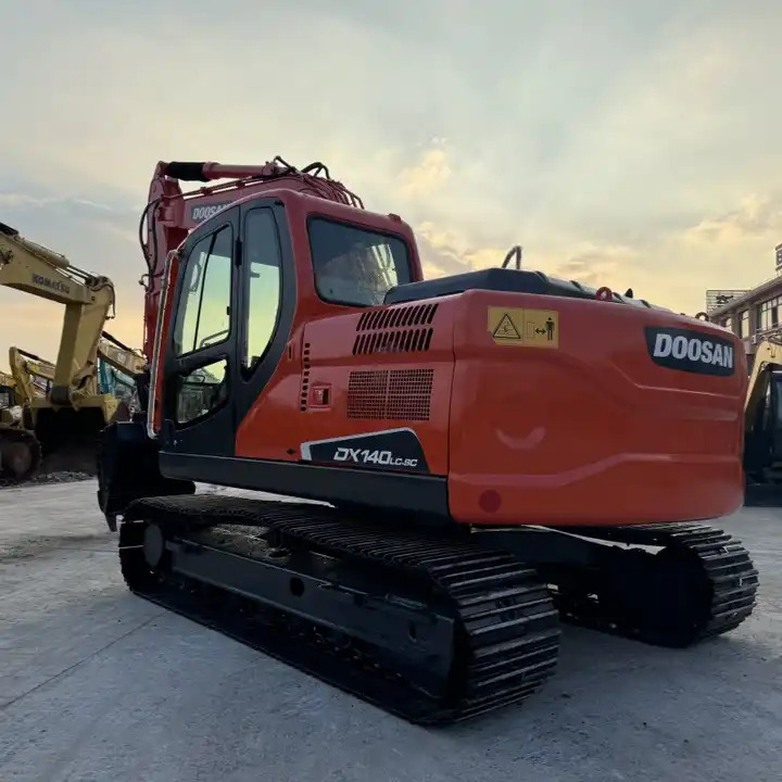 Doosan Dx140 Used Excavator DX140LC-9C Min Excavator Crawler Equipment Machinery Dx60 Dx80 Dx140LC Dx225 Dx300LC Dh60 Dx55 - 履带式挖掘机:图3 Doosan Dx140 Used Excavator DX140LC-9C Min Excavator Crawler Equipment Machinery Dx60 Dx80 Dx140LC Dx225 Dx300LC Dh60 Dx55 - 履带式挖掘机:图3