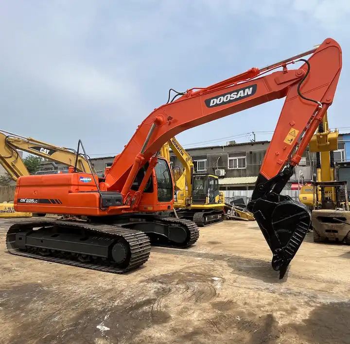 High Quality Original Korea Nice Performance Used Excavator Doosan Dx225lc,Dx225 Model For Sale 22.5ton Best Price In Shanghai - 履带式挖掘机:图3 High Quality Original Korea Nice Performance Used Excavator Doosan Dx225lc,Dx225 Model For Sale 22.5ton Best Price In Shanghai - 履带式挖掘机:图3