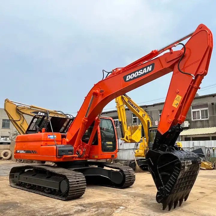 High Quality Original Korea Nice Performance Used Excavator Doosan Dx225lc,Dx225 Model For Sale 22.5ton Best Price In Shanghai - 履带式挖掘机:图1 High Quality Original Korea Nice Performance Used Excavator Doosan Dx225lc,Dx225 Model For Sale 22.5ton Best Price In Shanghai - 履带式挖掘机:图1