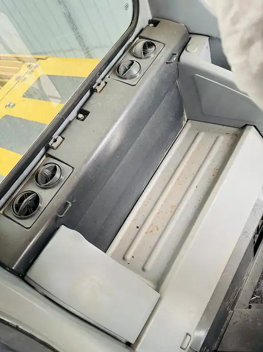 履带式挖掘机 Original Japan Used Crawler Excavator Komatsu Pc200lc-7 Pc220lc-7 A/c Cabin In Shanghai：图6