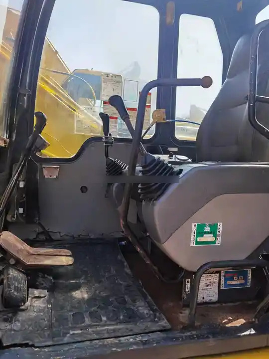 Original Well-Maintained Komatsu PC120-6 Used Excavator for Sale - 履带式挖掘机:图2 Original Well-Maintained Komatsu PC120-6 Used Excavator for Sale - 履带式挖掘机:图2