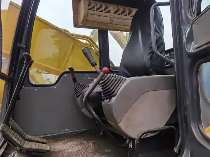 Original Well-Maintained Komatsu PC200-6 Used Excavator for sale - 履带式挖掘机:图2 Original Well-Maintained Komatsu PC200-6 Used Excavator for sale - 履带式挖掘机:图2