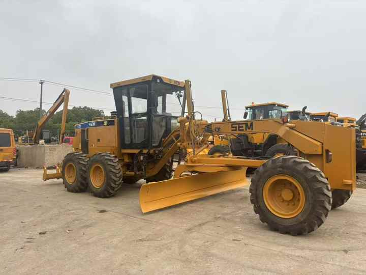 Second Hand SEM921 Motor Grader / Second Hand Motor Grader Sem 921 922 919 SEM Motor Grader for Sale - 平路机:图2 Second Hand SEM921 Motor Grader / Second Hand Motor Grader Sem 921 922 919 SEM Motor Grader for Sale - 平路机:图2