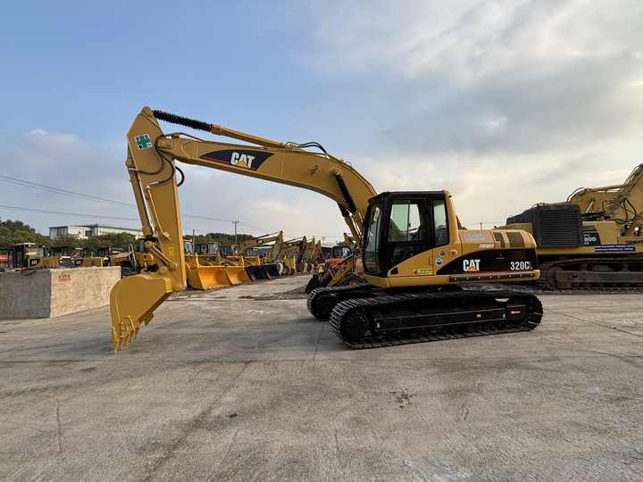 Selling Original Japanese Second-hand Cat 320C Excavator 20 Tons Caterpillar 320CL Excavator at Low Price - 履带式挖掘机:图2 Selling Original Japanese Second-hand Cat 320C Excavator 20 Tons Caterpillar 320CL Excavator at Low Price - 履带式挖掘机:图2