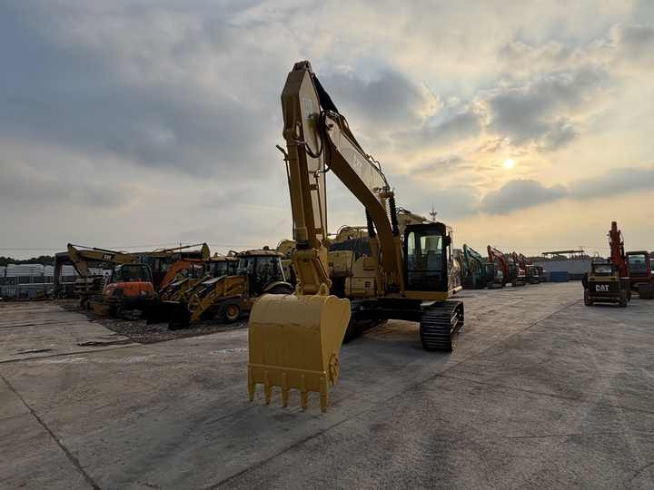 Selling Original Japanese Second-hand Cat 320C Excavator 20 Tons Caterpillar 320CL Excavator at Low Price - 履带式挖掘机:图5 Selling Original Japanese Second-hand Cat 320C Excavator 20 Tons Caterpillar 320CL Excavator at Low Price - 履带式挖掘机:图5