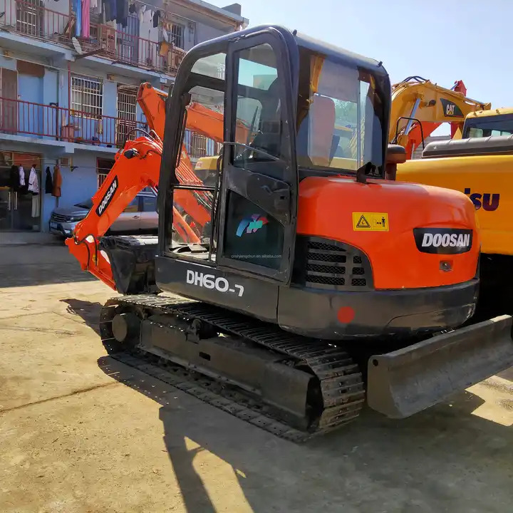 Used Doosan dh60-7 Excavator 100% Korea Used Mini Hydraulic Excavator Low Working Hours Low Price for sale - 履带式挖掘机:图2 Used Doosan dh60-7 Excavator 100% Korea Used Mini Hydraulic Excavator Low Working Hours Low Price for sale - 履带式挖掘机:图2
