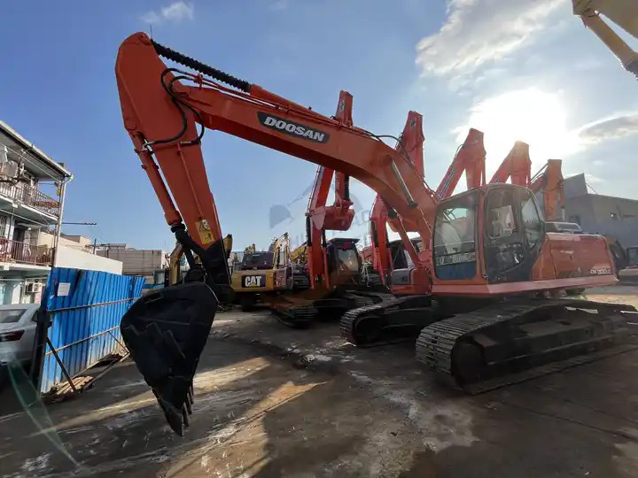 Used Machinery Doosan300 dx300lc Hydraulic Crawler Backhoe Digger 30ton Used Excavator Doosan DX300LC - 履带式挖掘机:图3 Used Machinery Doosan300 dx300lc Hydraulic Crawler Backhoe Digger 30ton Used Excavator Doosan DX300LC - 履带式挖掘机:图3
