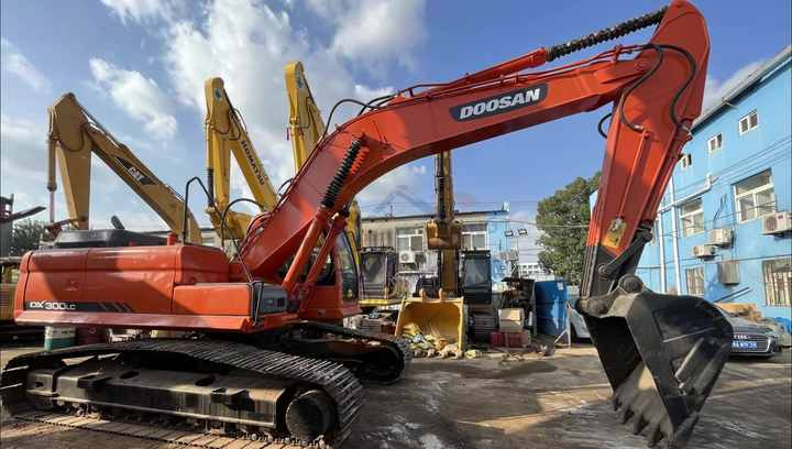 New arrival Used Machinery Doosan300 dx300lc Hydraulic Crawler Backhoe Digger 30ton Used Excavator Doosan DX300LC - 履带式挖掘机:图1 New arrival Used Machinery Doosan300 dx300lc Hydraulic Crawler Backhoe Digger 30ton Used Excavator Doosan DX300LC - 履带式挖掘机:图1
