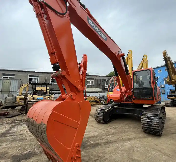 Used original Korea Doosan 20 ton excavator with cheap price and good condition DOOSAN Dx220LC-9e - 履带式挖掘机:图1 Used original Korea Doosan 20 ton excavator with cheap price and good condition DOOSAN Dx220LC-9e - 履带式挖掘机:图1