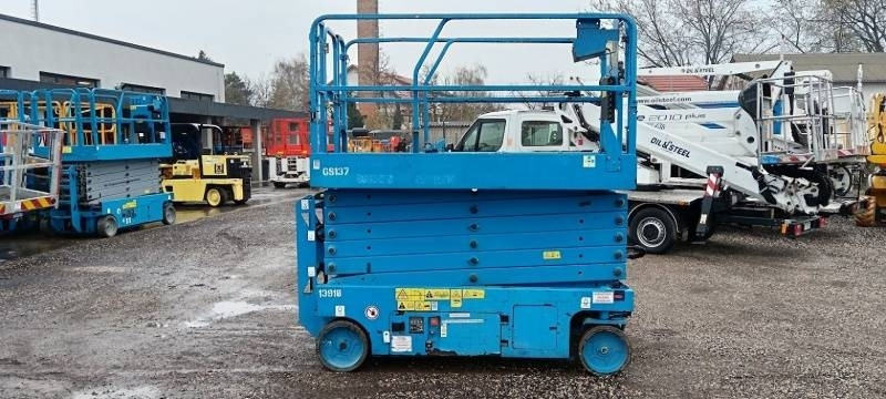 Genie GS4047 - 13,7m - electric - 剪式升降机:图4 Genie GS4047 - 13,7m - electric - 剪式升降机:图4