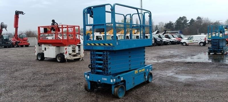 Genie GS4047 - 13,7m - electric - 剪式升降机:图2 Genie GS4047 - 13,7m - electric - 剪式升降机:图2