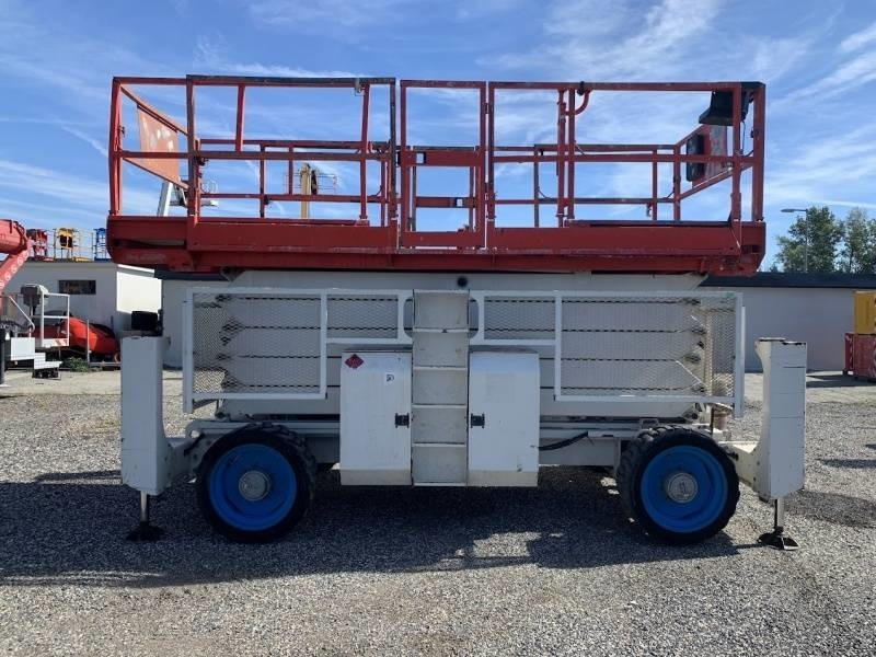 Genie GS5390 - 18m - 4x4 - Diesel  - 剪式升降机:图5 Genie GS5390 - 18m - 4x4 - Diesel  - 剪式升降机:图5