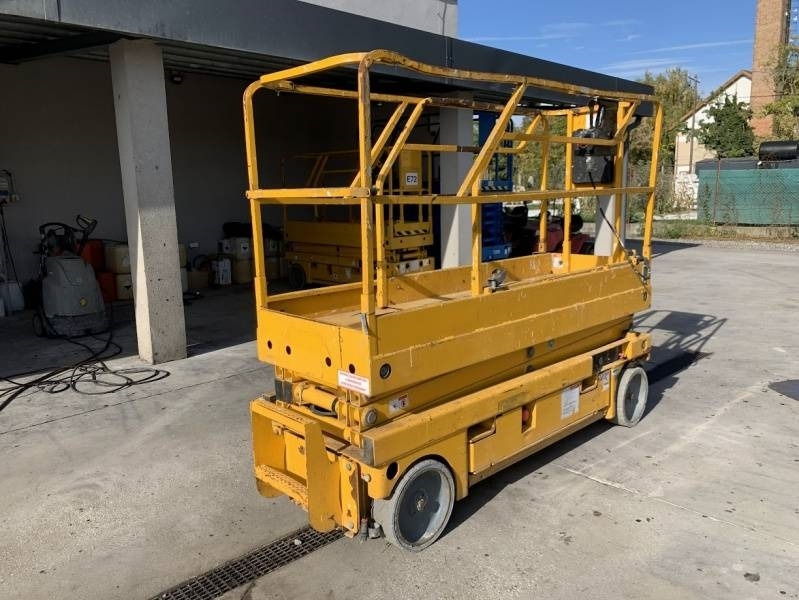 Haulotte Compact 8 - 8m, electric - 剪式升降机:图2 Haulotte Compact 8 - 8m, electric - 剪式升降机:图2