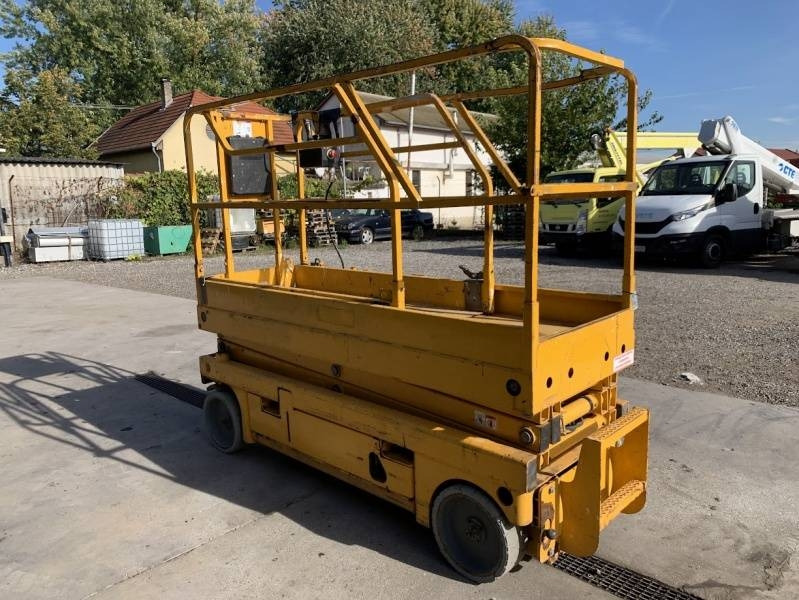 Haulotte Compact 8 - 8m, electric - 剪式升降机:图1 Haulotte Compact 8 - 8m, electric - 剪式升降机:图1