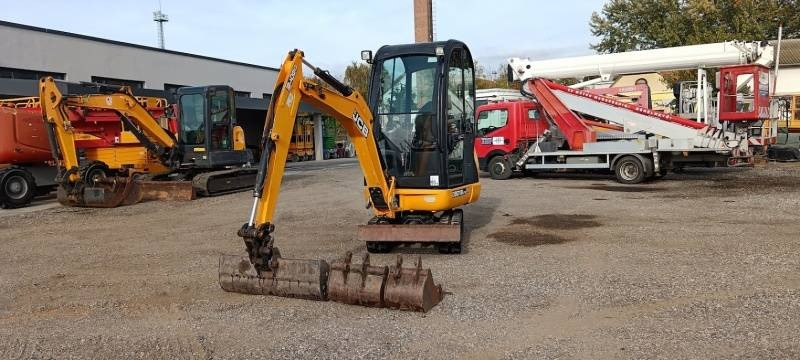 JCB 8018 - with 3 bucket - 小型挖掘机:图1 JCB 8018 - with 3 bucket - 小型挖掘机:图1