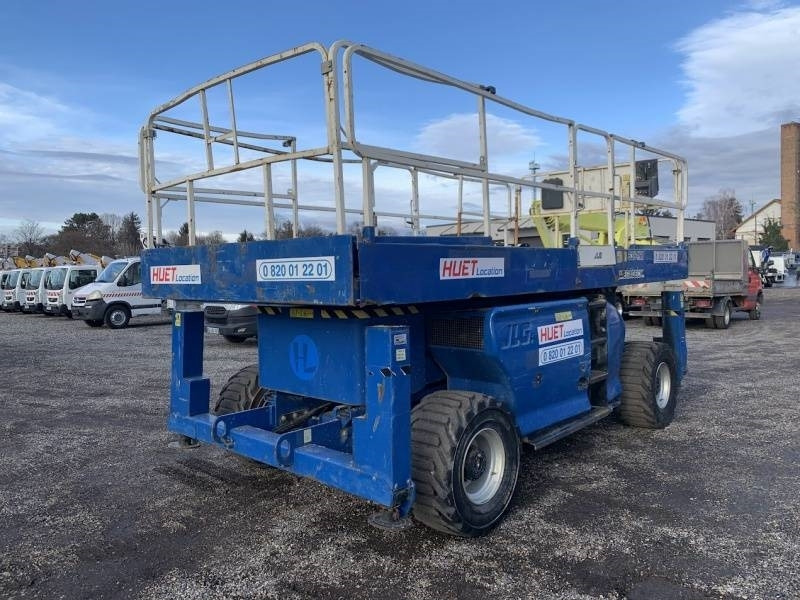 JLG 3394RT - 12m, 4x4, diesel - 剪式升降机:图2 JLG 3394RT - 12m, 4x4, diesel - 剪式升降机:图2