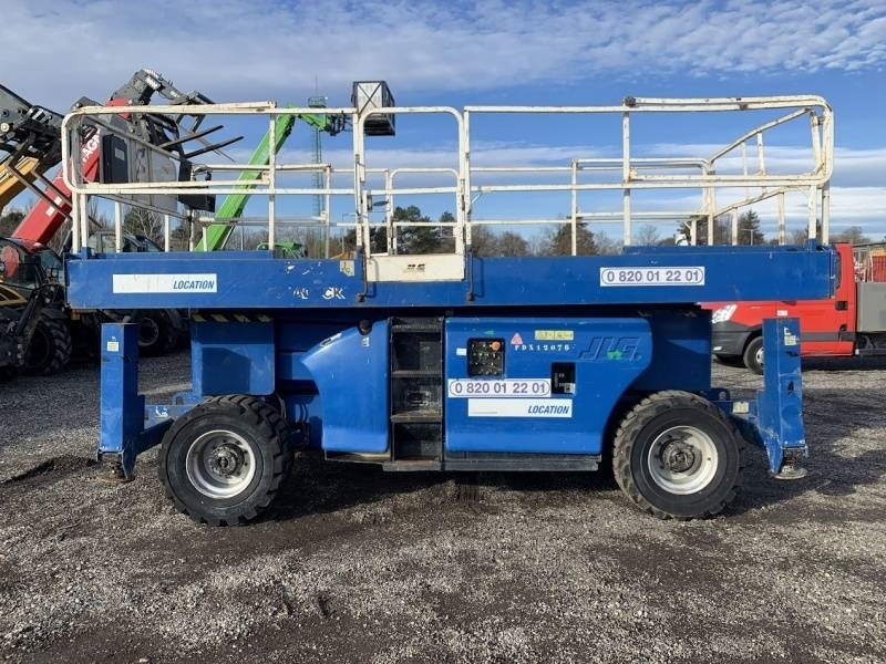 JLG 3394RT - 12m, 4x4, diesel - 剪式升降机:图4 JLG 3394RT - 12m, 4x4, diesel - 剪式升降机:图4
